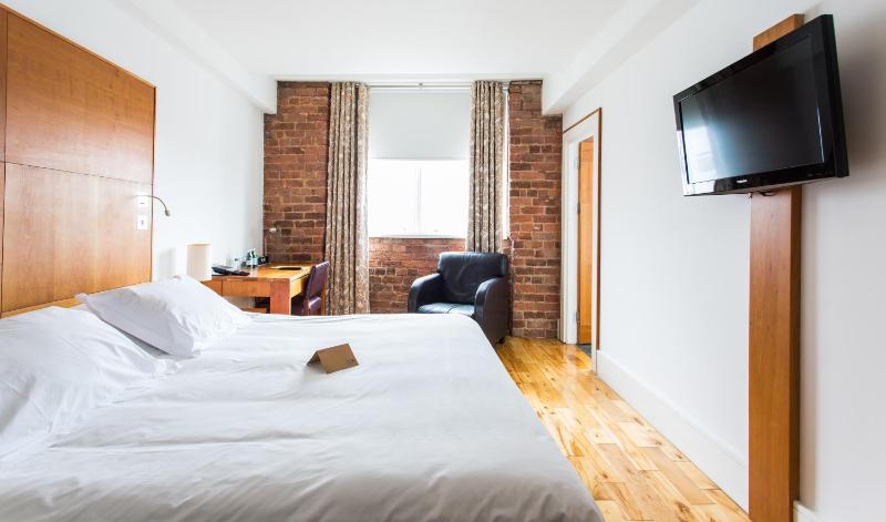 King Room image 3