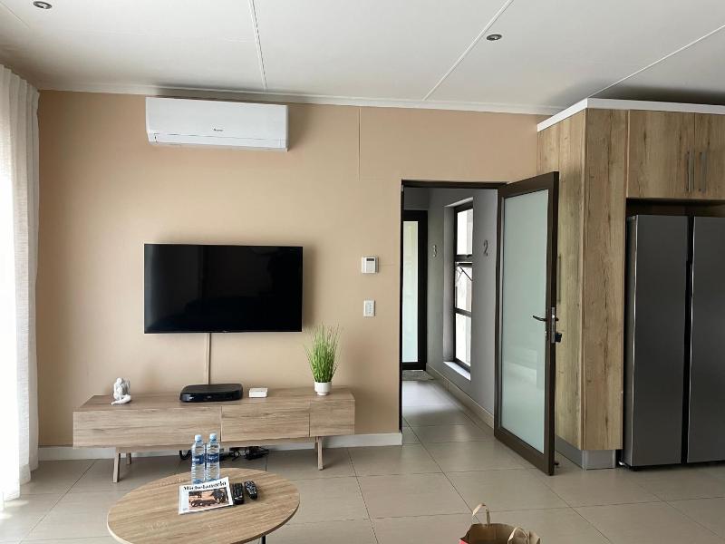 The Onyx Luxury Apartment - image 3