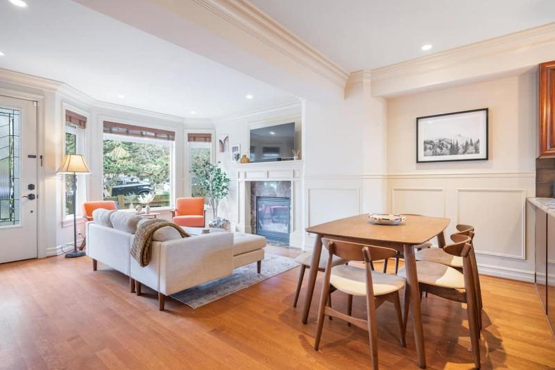 3BR 2BA Kinnear Townhouse in Queen Anne Seattle - image 8