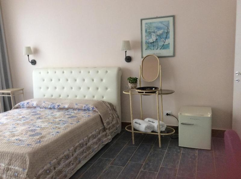 Economy Double Room image 1