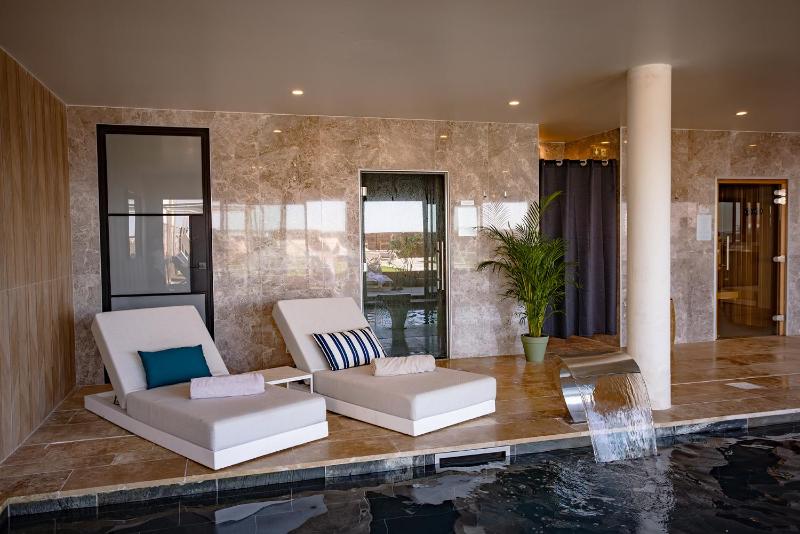 Les Vagues Hotel & Spa - image 20