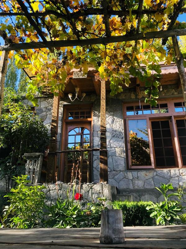 Social House - image 6
