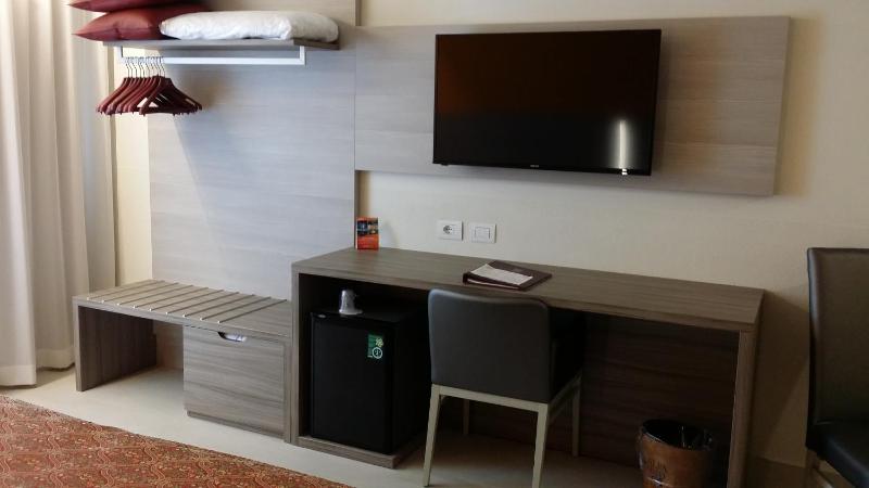 Superior Triple Room image 1