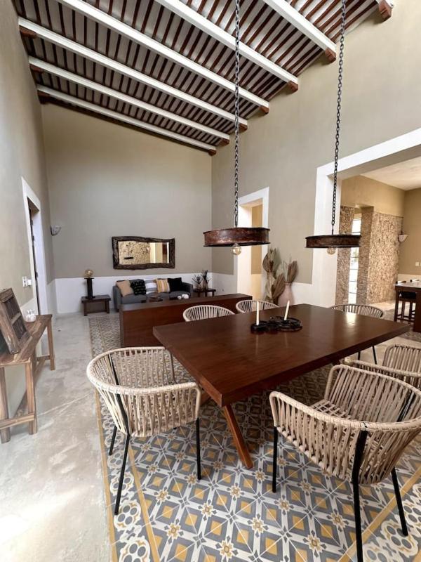 Luxury Heaven in Merida Poolside Bliss in La Ermita - image 8