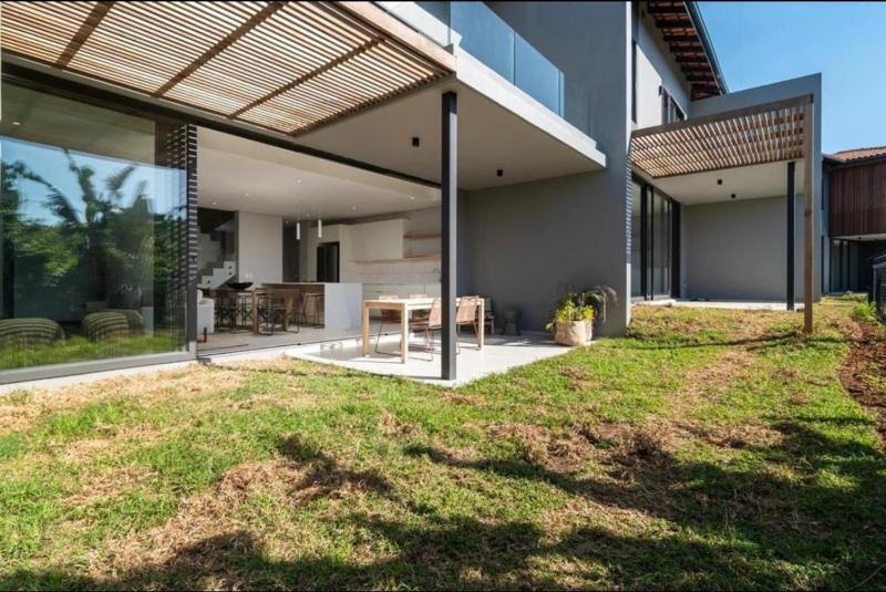 18 Luxe Zimbali - image 11