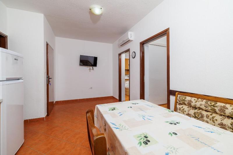 Apartments Anica J - image 10