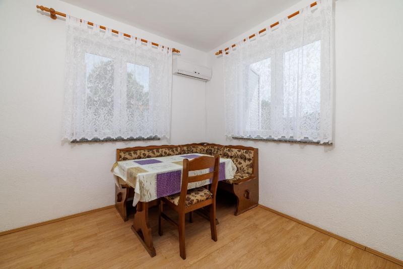 Apartments Anica J - image 5