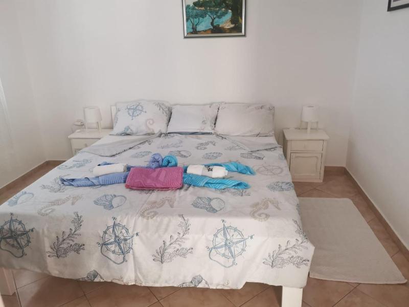 Apartments by the sea Murter - 5125 - image 10
