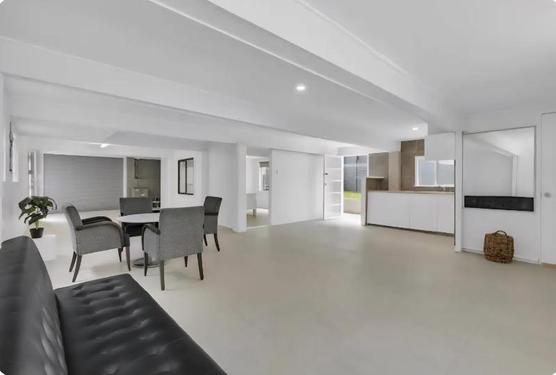 6 Mins to City–Stylish Retreat - image 10