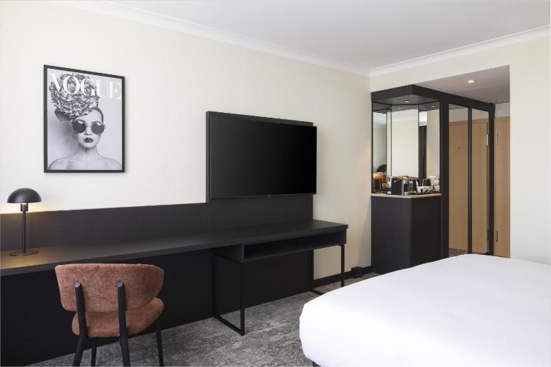 Hilton Dusseldorf - image 37