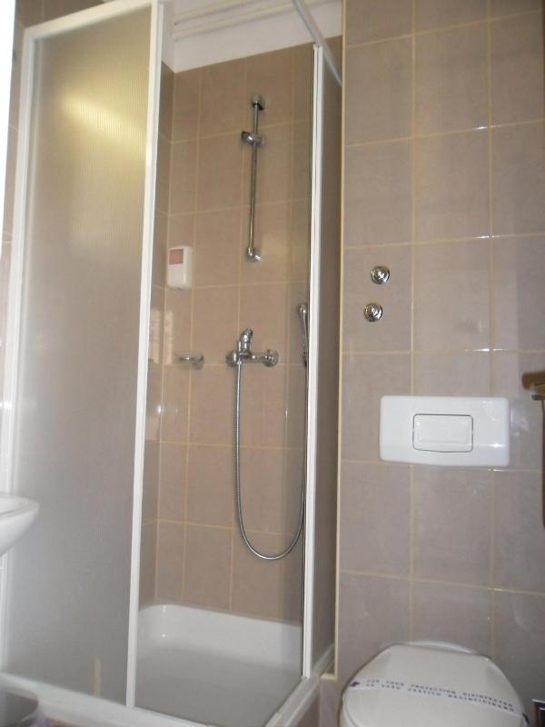 Double Room with Balcony and Mountain View image 4