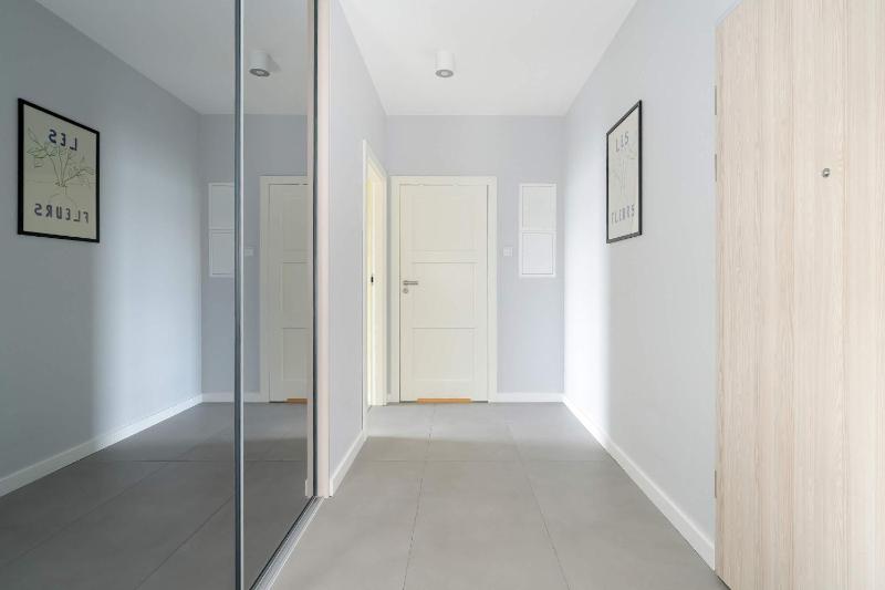 Stylish Apartment for 4 People with Parking in Poznań by Noclegi Renters - image 6