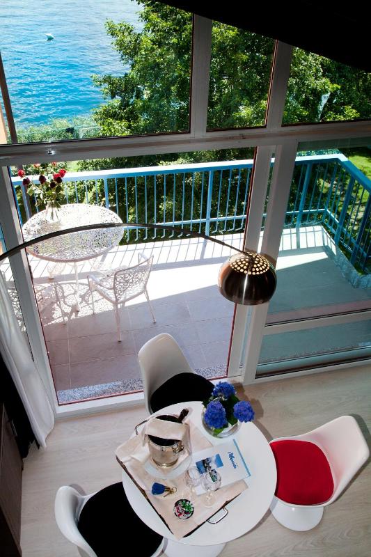 Junior Suite with Lake View image 2