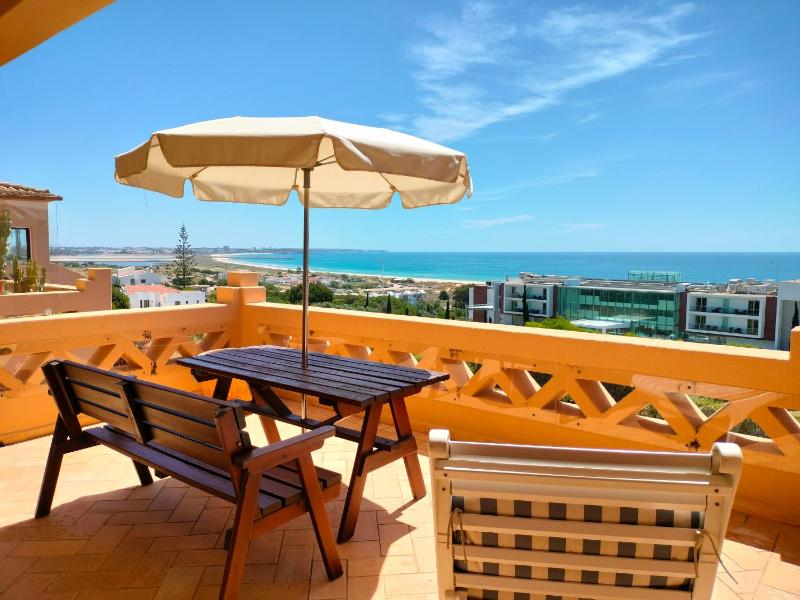 Apartamentos Turísticos Buganvilia - image 7