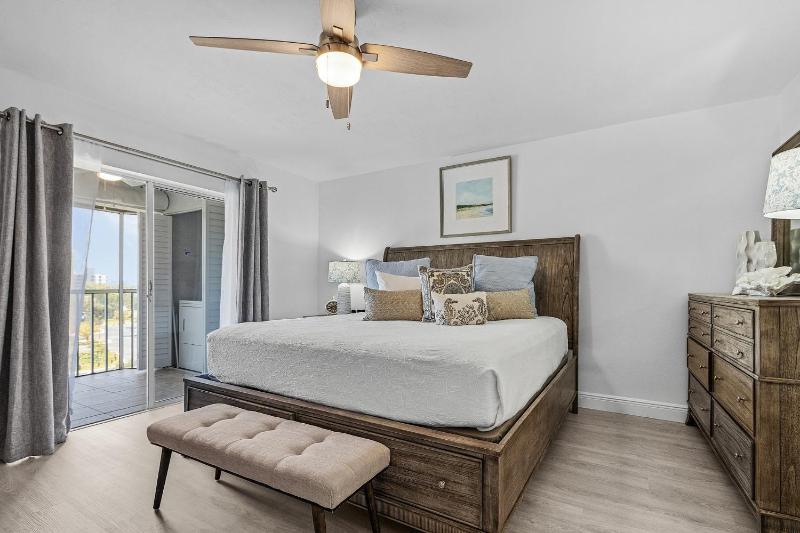 Royal Pelican - New Listing - 4511 Bay Beach Ln condo - image 17
