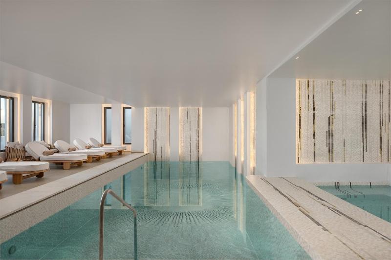 Vione Paros - image 4