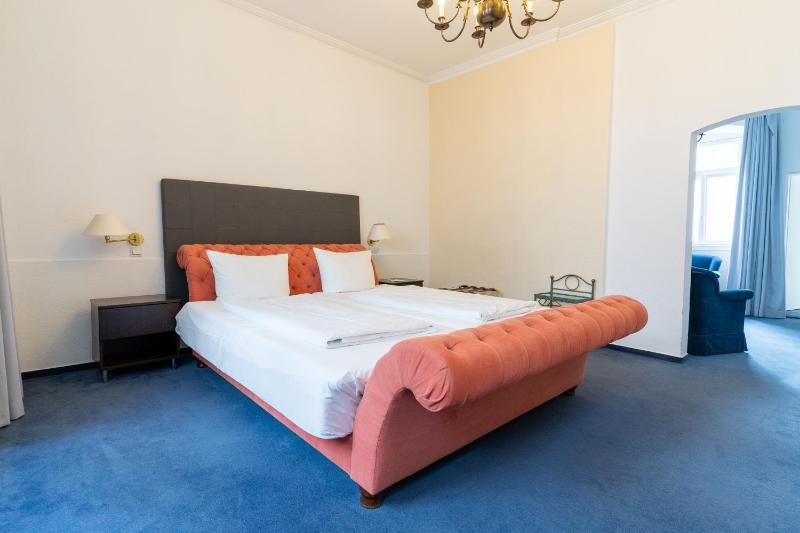 Hotel zum Ritter St Georg - Oldest Residential Building in Heidelberg since 1592 - image 35