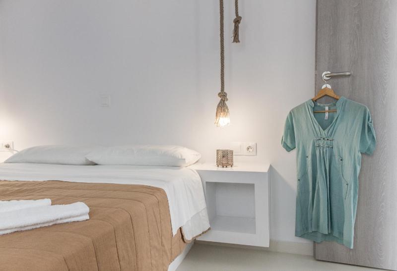 Two-Bedroom Apartment (5 Adults) with Hot Tub image 4
