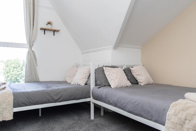 Open Mind Property - FOUR Guests apartment - image 10