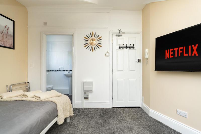 Open Mind Property - FOUR Guests apartment - image 4
