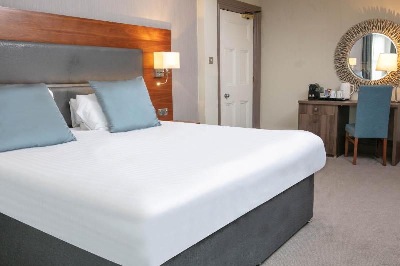 Best Western Chilworth Manor Hotel - image 46