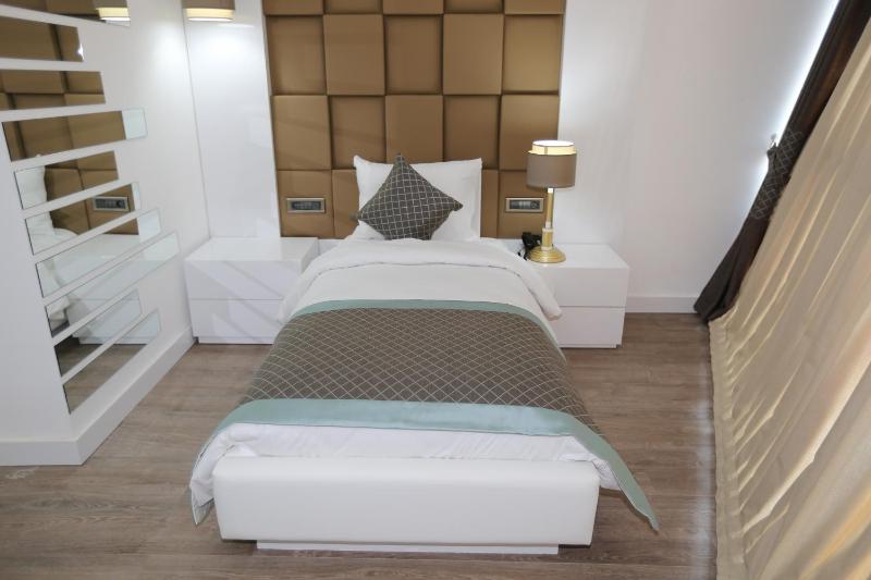 Single Room image 4
