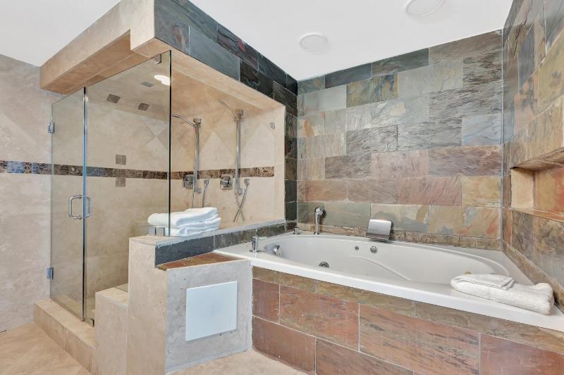 Ocean Manor Beach Resort - image 16
