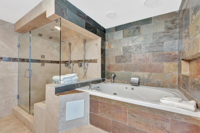 Ocean Manor Beach Resort - image 10