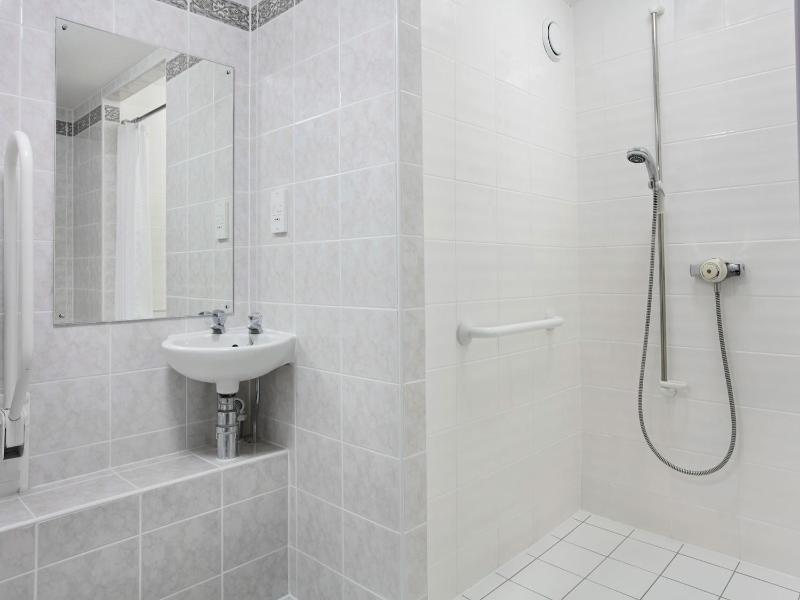 Standard Twin Room image 2
