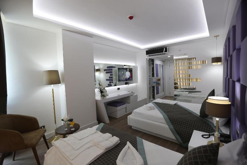 Standard Triple Room image 1