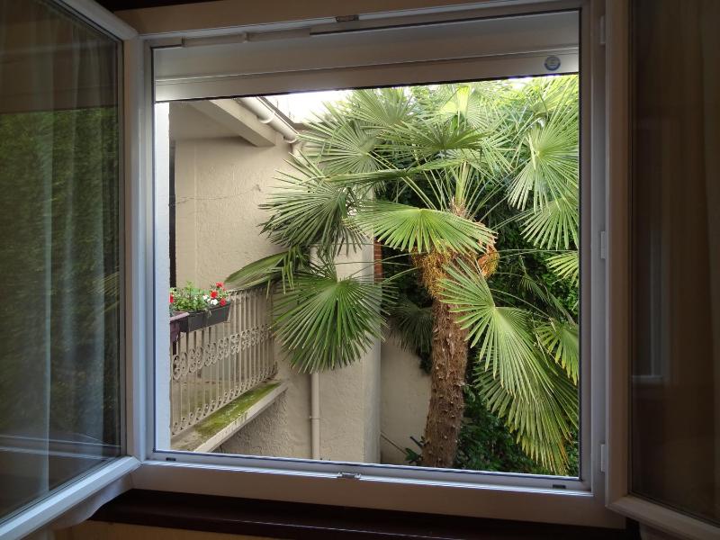 Standard Twin Room image 4