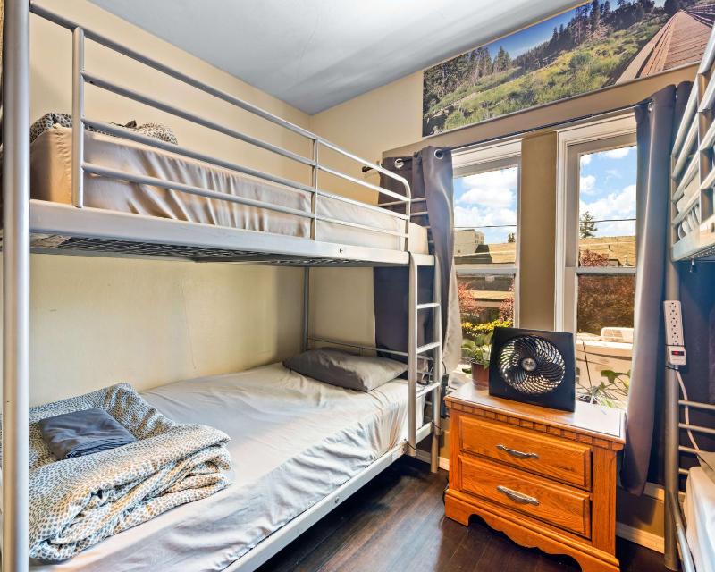 Bunk & Brew Historic Lucas House - Hostel - image 2