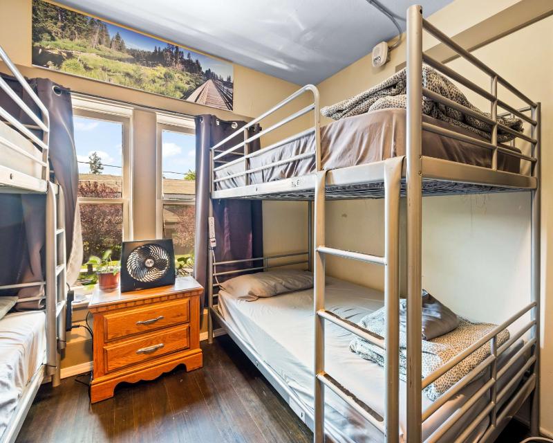 Bunk & Brew Historic Lucas House - Hostel - image 22