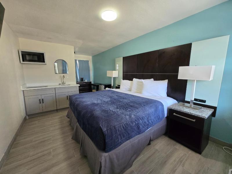 Coral Motel - Across from Public Beach Access - image 17