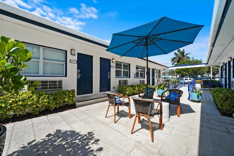 Hollywood Beach Suites and Hotel - image 23