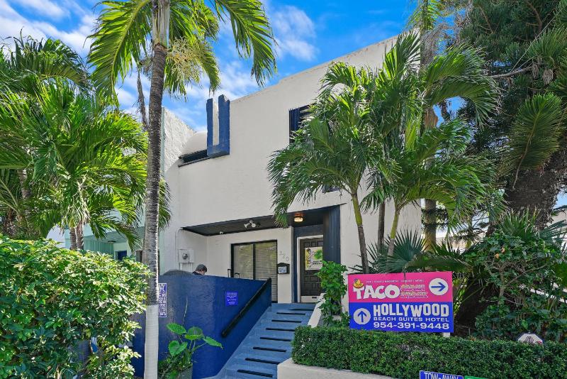 Hollywood Beach Suites and Hotel - image 44
