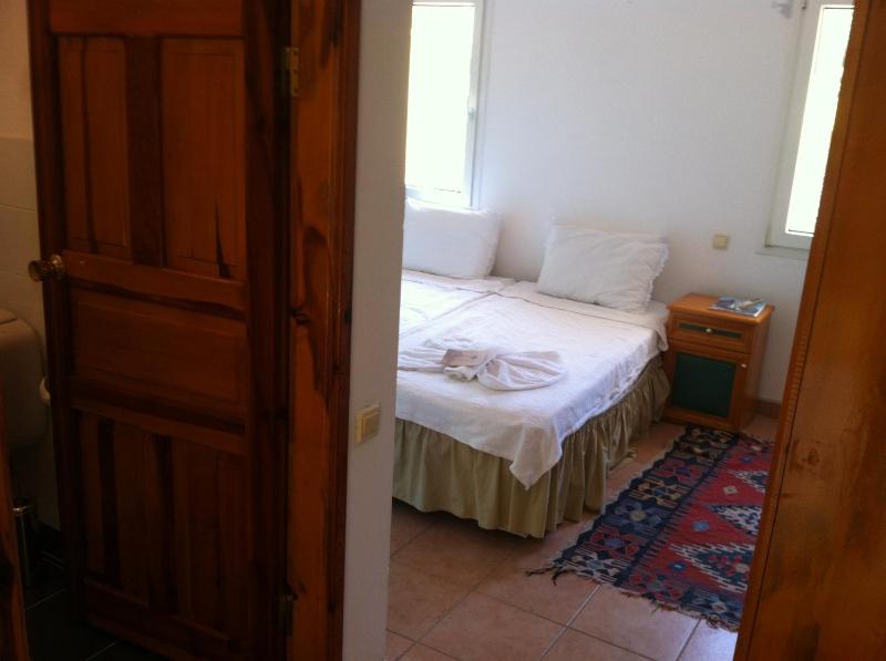 Double Room with Balcony (3 Adults) image 3