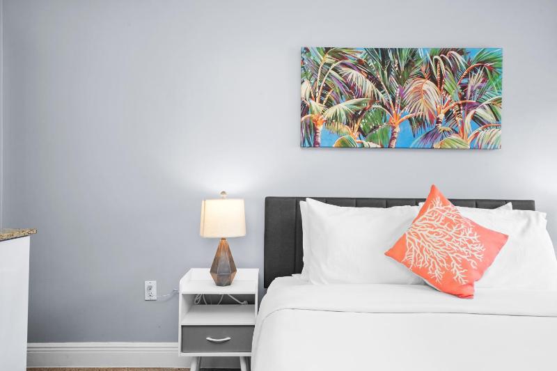 Hollywood Beach Suites and Hotel - image 22