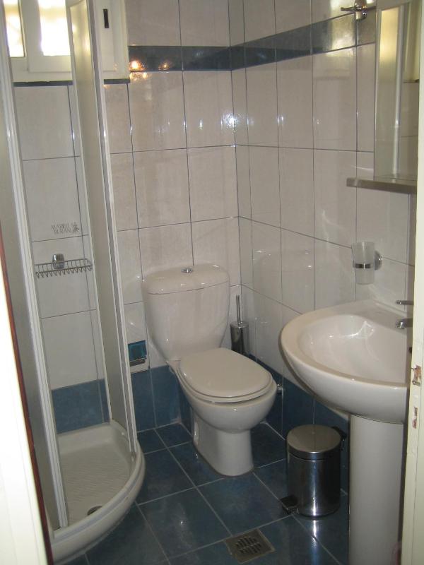 Double or Twin Room with Sea View image 3