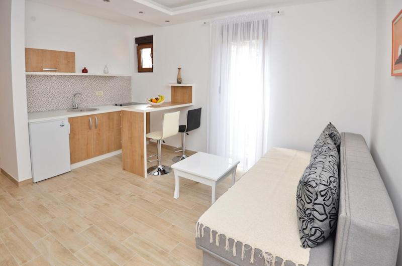 Apartment image 3