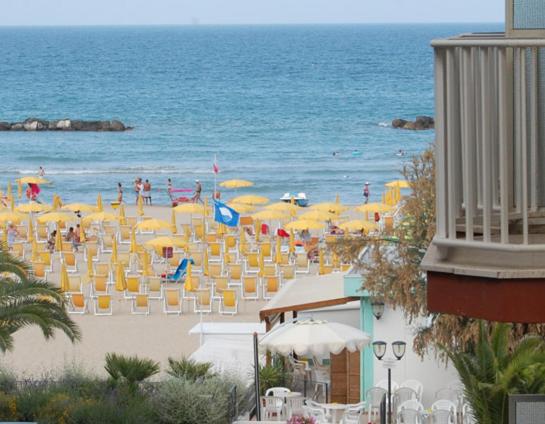 Hotel Capri - image 20