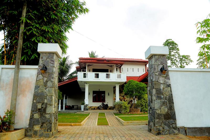 Villana Villa Bentota - image 1