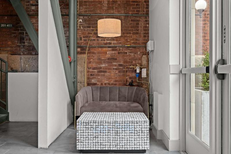 Bright and Modern Studio in Louisville # 103 - image 14
