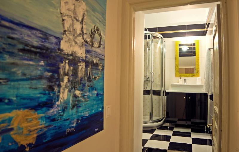 Deluxe Double Room with Balcony image 4