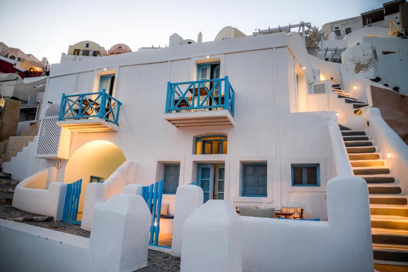 Genesis Cave Houses - image 32