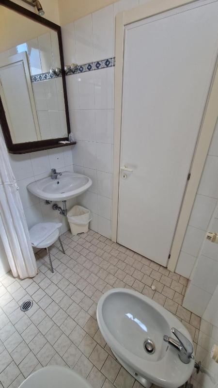 Hotel Alibi - image 16