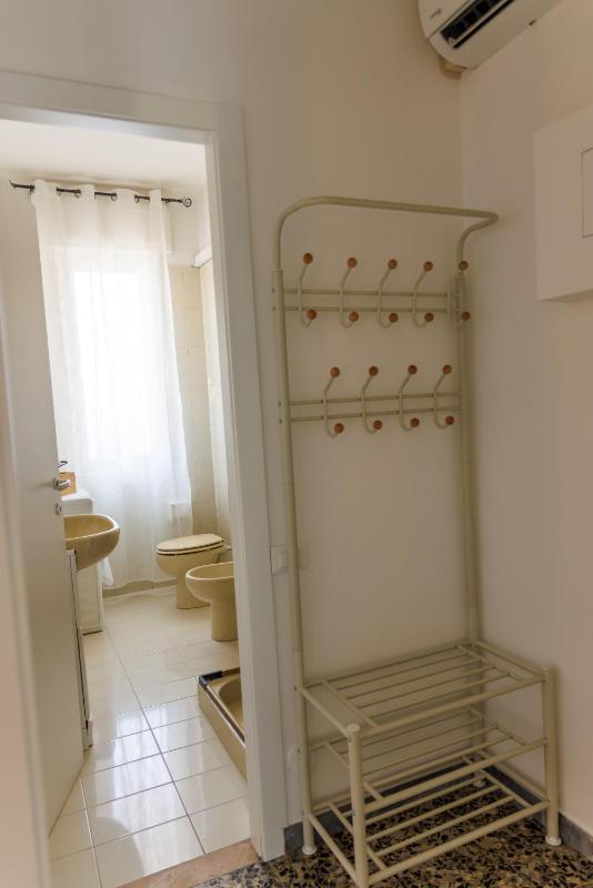 Laura Home - image 3