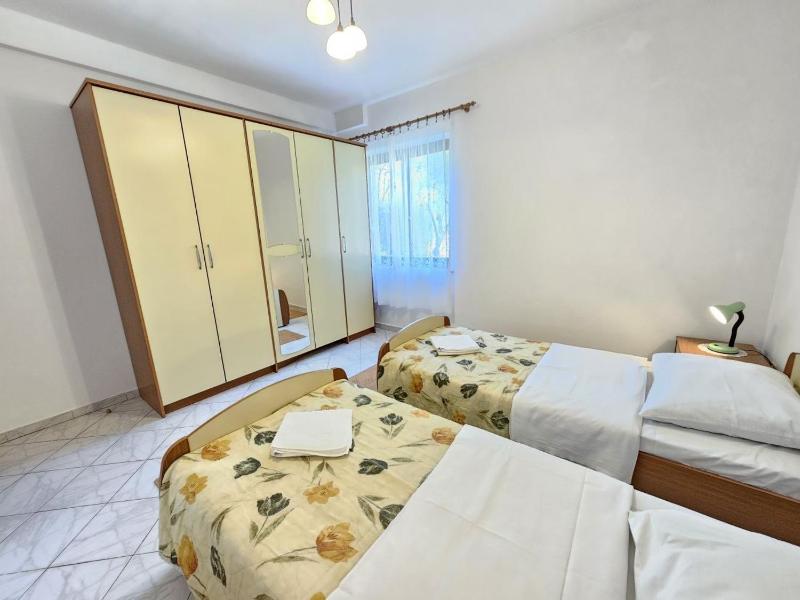 MARINA 1 NV - Apartment 4 pax grill pool - image 18