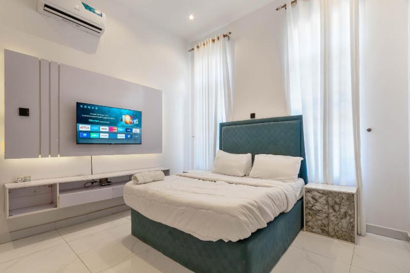 5 bedroom apartment at Lekki phase 2 Ologolo Lagos - image 8