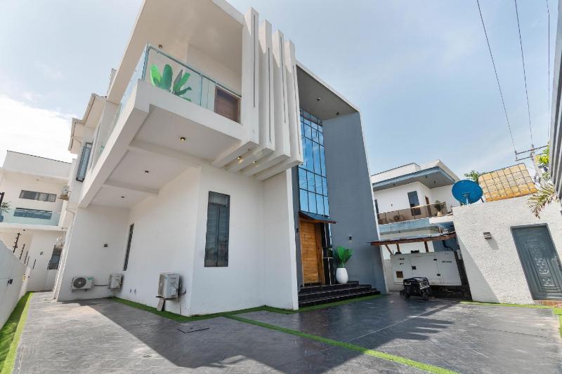 5 bedroom apartment at Lekki phase 2 Ologolo Lagos - image 15